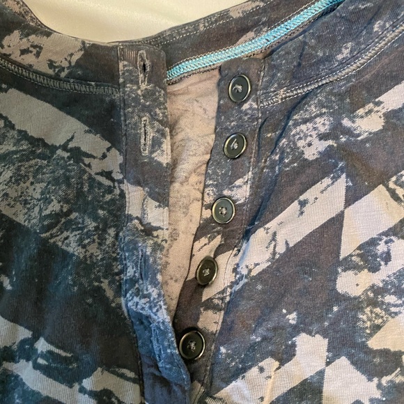 Ivivva button up long sleeve - Picture 2 of 2